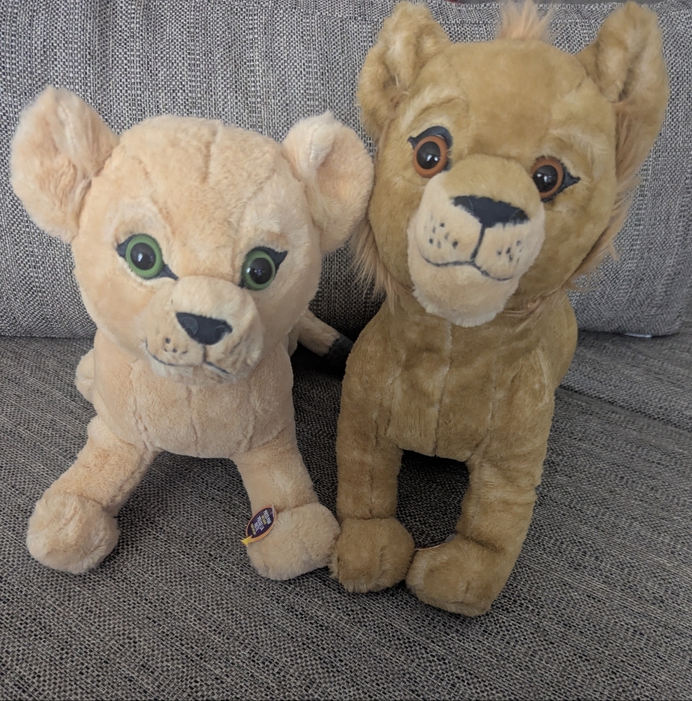 Simba and Nala Talking Animated Standing 13” tall x 14” Long Plush. Disney Store